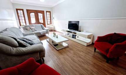 Funcional sobrado para venda em Vila Nivi com 3 quartos, sendo 1 suíte, 147m²