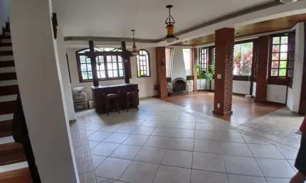 Casa no condomínio reserva das hortências para venda com 4 quartos, sendo 1 suíte, 550m²