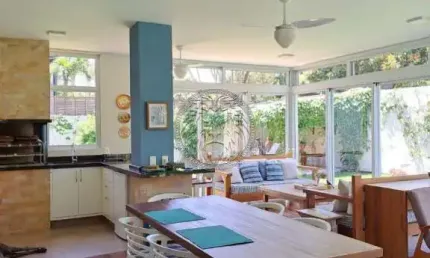 Casa em condomínio fechado com 4 quartos à venda no Lagoa da Conceição, Florianópolis  por R$ 4.000.000