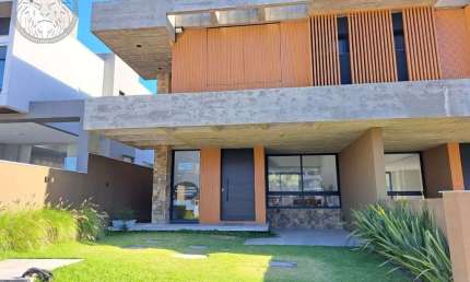 Casa com 3 quartos à venda no Rio Tavares, Florianópolis  por R$ 2.100.000