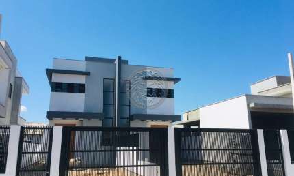 Casa com 3 quartos à venda no Carianos, Florianópolis  por R$ 980.000