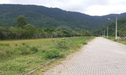 Terreno à venda no Ribeirão da Ilha, Florianópolis  por R$ 680.000