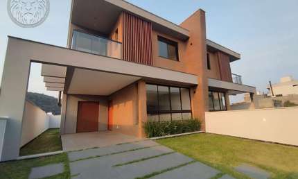 Casa em condomínio fechado com 3 quartos à venda no Rio Tavares, Florianópolis  por R$ 1.790.000