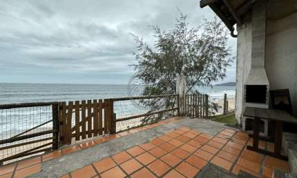 Casa com 2 quartos à venda no Campeche, Florianópolis  por R$ 2.300.000