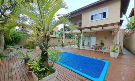 Casa com 3 quartos à venda no Rio Tavares, Florianópolis  por R$ 2.240.000