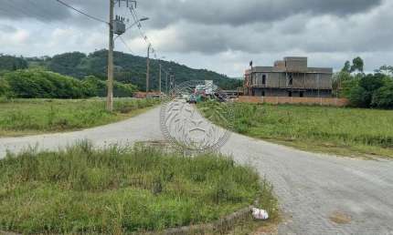 Terreno à venda no Ribeirão da Ilha, Florianópolis  por R$ 680.000