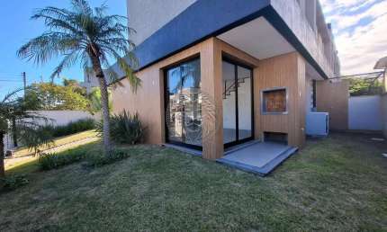 Casa com 3 quartos à venda no Campeche, Florianópolis  por R$ 1.150.000