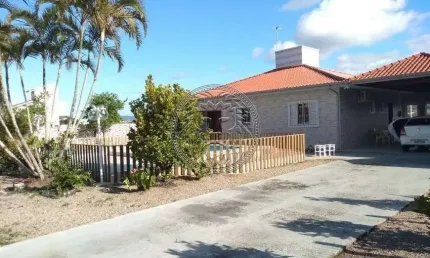 Casa com 4 quartos à venda no Campeche, Florianópolis  por R$ 1.800.000