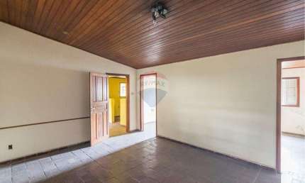 'Oportunidade de investimento' Casa antiga em amplo terreno de 240m2 sendo 10x24m na Avenida João Pessoa - Camilópolis Santo André