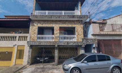 'Ótimo Investimento' Duas casas independentes com 253m2 na rua Calábria, Santo André - Ideal para renda ou conforto de famílias