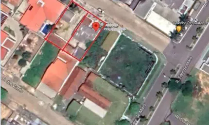 Casa em 2 terrenos no Bairro Urupá. Ótimo para prédio 8 and.