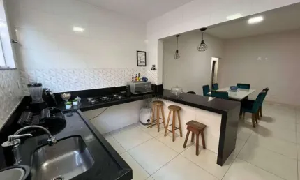 Casa com 3 dormitórios à venda, 210 m² por R$ 720.000 - Bairu - Juiz de Fora/MG