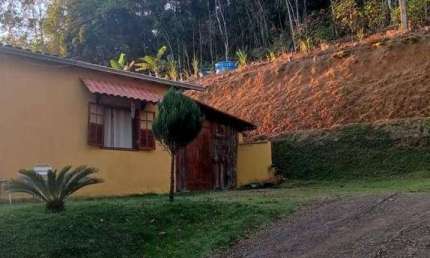 Sítio com 4 dormitórios à venda, 7500 m² por R$ 350.000,00 - Chacara - Chácara/MG