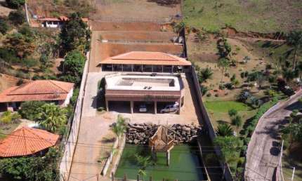 Sítio com 5 dormitórios à venda, 9000 m² por R$ 900.000,00 - Cedofeita - Matias Barbosa/MG