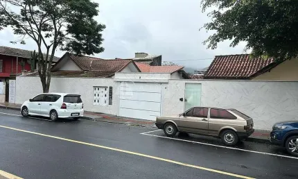 Casa em condomínio fechado com 2 dormitórios no Nova Esperança - Baln. Camboriú