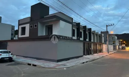Casa com 2 quartos à venda no Rio Pequeno, Camboriú 