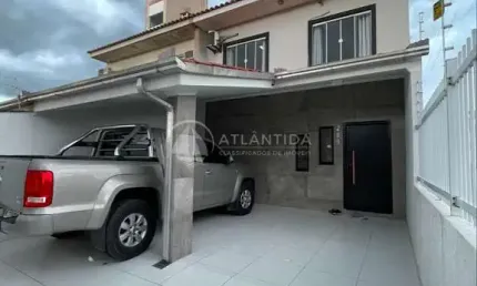 Sobrado 3 dormitórios e pátio externo - Centro - Camboriú!