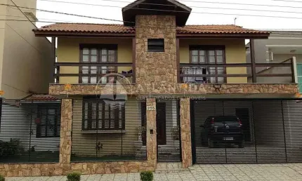 Casa com 4 dormitórios - Santa Regina IV - Camboriú!