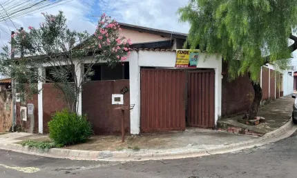 Casa à venda - Ótima para renda - 2 casas individuais - Conjunto Habitacional Parque da Floresta, C