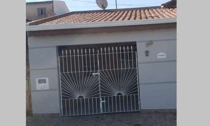 Casa à venda - 2 dormitórios e quintal nos fundos - Conjunto Residencial Parque São Bento, Campinas
