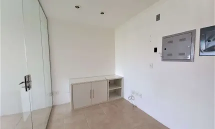 Sala comercial para alugar na Rua Joaquim Nabuco, 110, Cidade Baixa, Porto Alegre por R$ 1.400