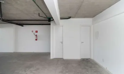 Ponto comercial para alugar na Avenida Assis Brasil, 4520, São Sebastião, Porto Alegre por R$ 10.000