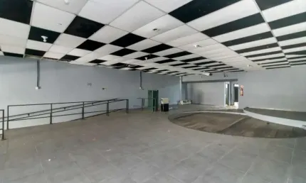 Prédio para alugar na Avenida Assis Brasil, 3603, Jardim Lindóia, Porto Alegre por R$ 12.000
