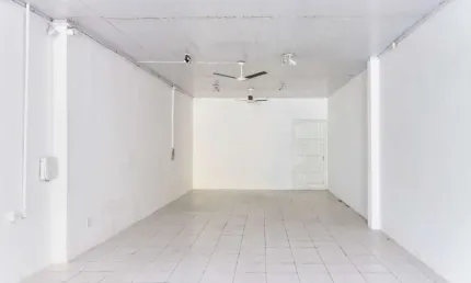 Ponto comercial para alugar na Avenida da Azenha, 1332, Azenha, Porto Alegre por R$ 6.000