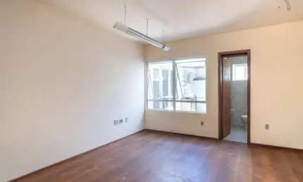 Sala comercial para alugar na Avenida Baltazar de Oliveira Garcia, 225, São Sebastião, Porto Alegre por R$ 650
