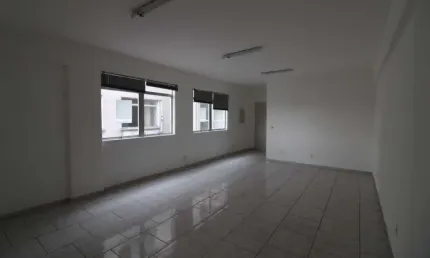 Sala comercial para alugar na Avenida São Pedro, 844, São Geraldo, Porto Alegre por R$ 750