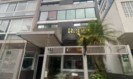 Sala comercial para alugar na Rua Fernando Gomes, 188, Moinhos de Vento, Porto Alegre por R$ 3.170
