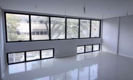 Sala comercial para alugar na Rua Fernando Gomes, 188, Moinhos de Vento, Porto Alegre por R$ 3.880