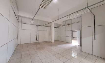 Prédio para alugar na Avenida Missões, 6, Navegantes, Porto Alegre por R$ 70.000
