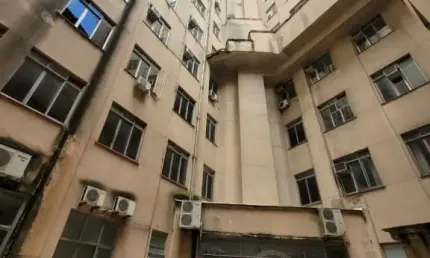 Sala comercial para alugar na Rua Uruguai, 277, Centro Histórico, Porto Alegre por R$ 7.200