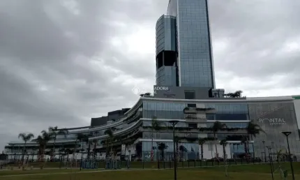 Sala comercial para alugar na Avenida Padre Cacique, 2893, Praia de Belas, Porto Alegre por R$ 4.008