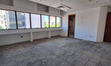 Sala comercial para alugar na Rua Padre Chagas, 185, Moinhos de Vento, Porto Alegre por R$ 2.507