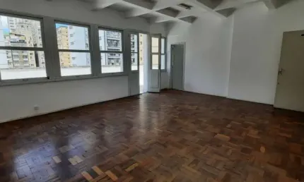 Sala comercial para alugar na Rua dos Andradas, 1332, Centro, Porto Alegre por R$ 972