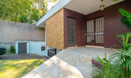 Casa com 4 quartos para alugar na Rua Carlos Huber, 580, Três Figueiras, Porto Alegre por R$ 14.500
