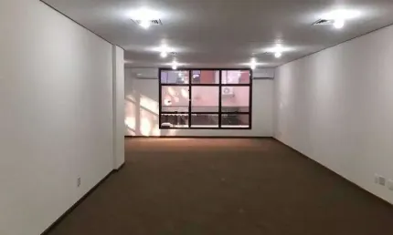 Sala comercial para alugar na Rua Félix da Cunha, 836, Floresta, Porto Alegre por R$ 2.200