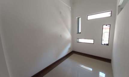 Sala comercial para alugar na Rua Xavier Ferreira, 145, Auxiliadora, Porto Alegre por R$ 2.000