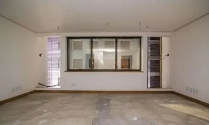 Sala comercial para alugar na Rua Doutor Florêncio Ygartua, 270, Moinhos de Vento, Porto Alegre por R$ 2.049