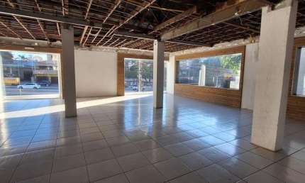 Casa comercial para alugar na Avenida Carlos Gomes, 1032, Auxiliadora, Porto Alegre por R$ 25.000