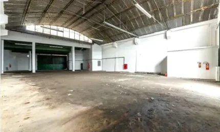 Barracão / Galpão / Depósito para alugar na Rua Gaspar Martins, 40, Floresta, Porto Alegre por R$ 4.500