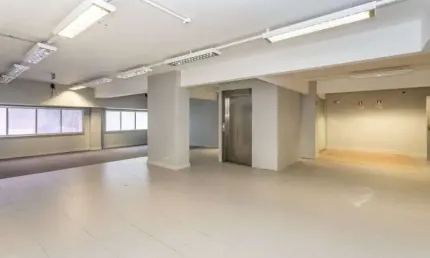 Ponto comercial para alugar na avenida borges de medeiros, 294, centro histórico, porto alegre por r$ 50.000