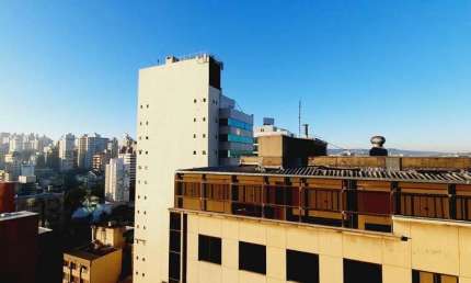Sala comercial para alugar na Rua Doutor Florêncio Ygartua, 270, Moinhos de Vento, Porto Alegre por R$ 1.788