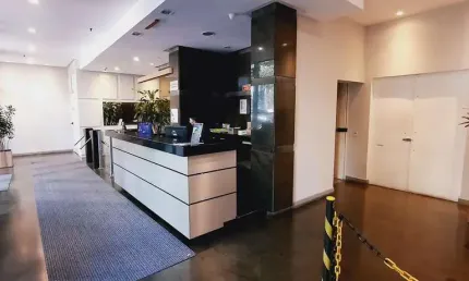 Sala comercial para alugar na rua doutor florêncio ygartua, 270, moinhos de vento, porto alegre por r$ 2.215