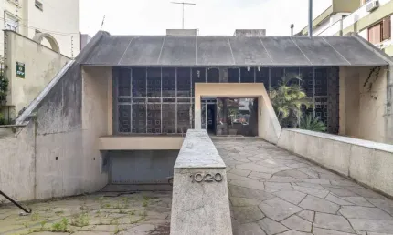 Casa com 3 quartos para alugar na Rua Pedro Chaves Barcelos, 1020, Auxiliadora, Porto Alegre por R$ 8.980