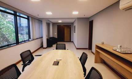 Sala comercial para alugar na Doutor Florencio, 270, Moinhos de Vento, Porto Alegre por R$ 2.045