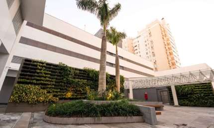 Sala comercial para alugar na Avenida Doutor Nilo Peçanha, 3245, Chácara das Pedras, Porto Alegre por R$ 995