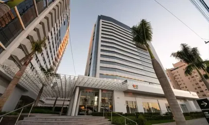 Sala comercial para alugar na Avenida Doutor Nilo Peçanha, 3245, Chácara das Pedras, Porto Alegre por R$ 1.111
